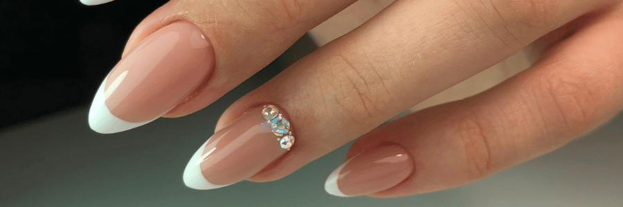 מניקור לק ג'ל